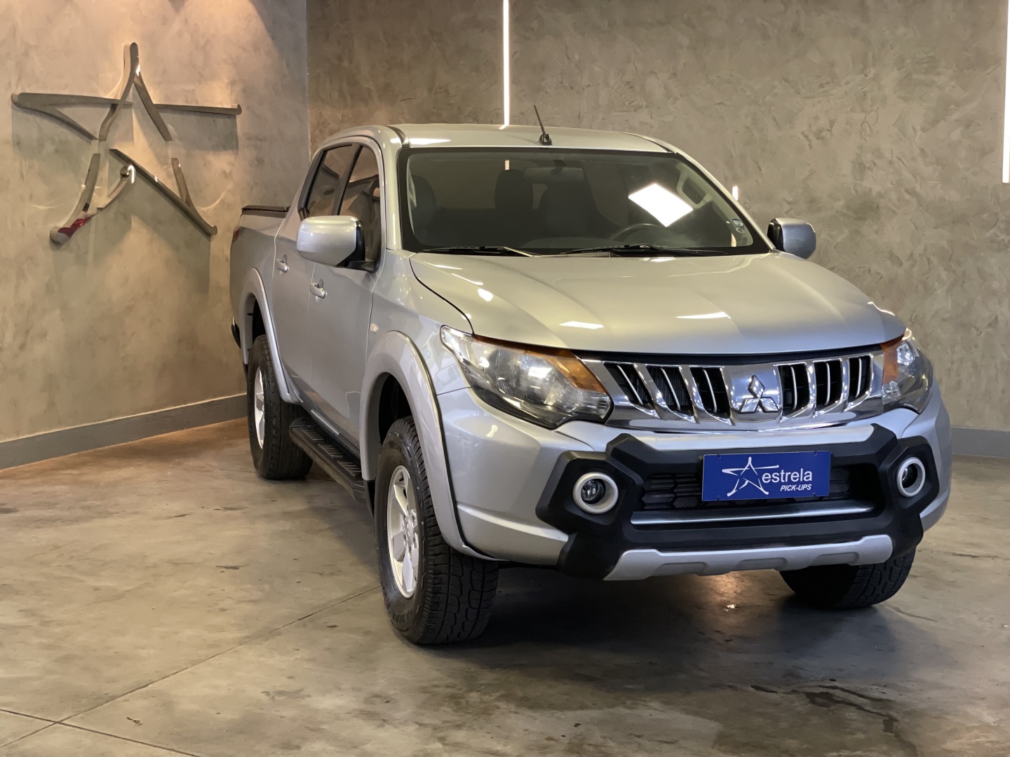 MITSUBISHI L200 TRITON