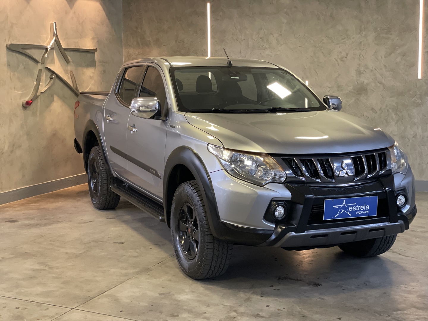 MITSUBISHI L200 TRITON