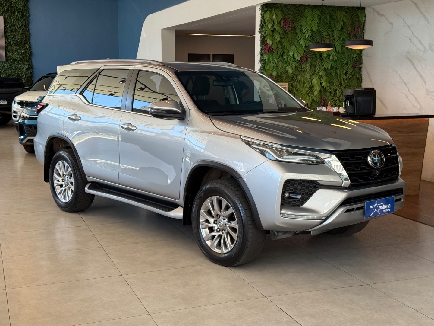 TOYOTA HILUX SW4