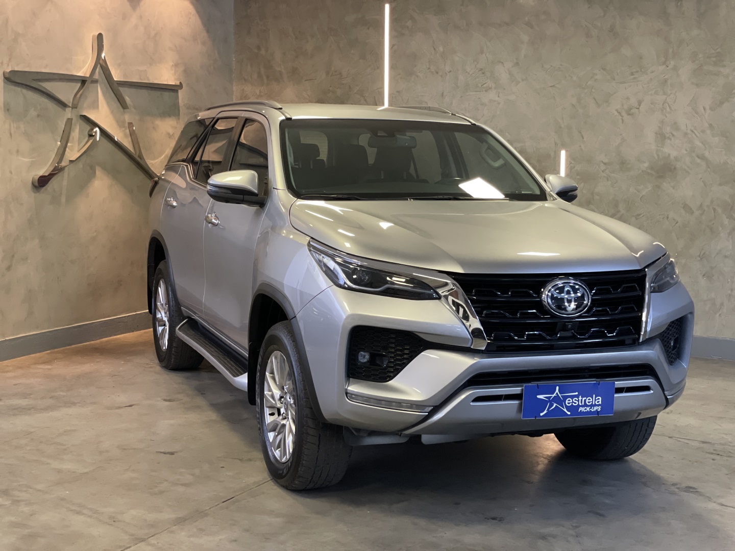 TOYOTA HILUX SW4