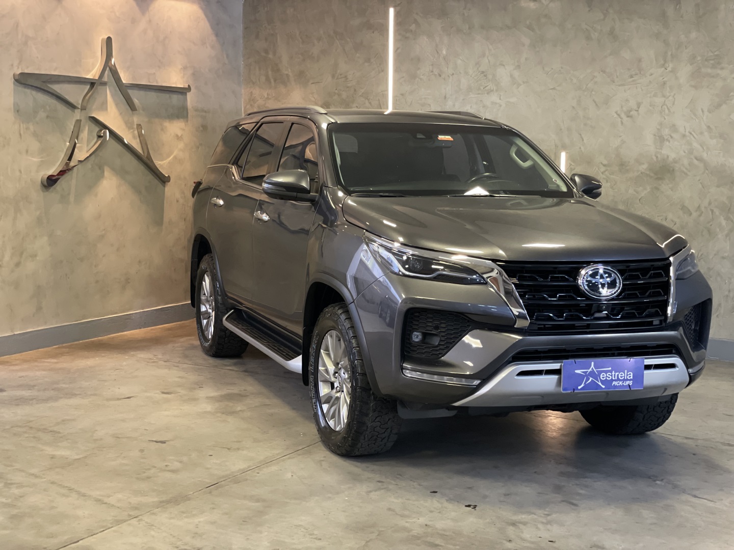 TOYOTA HILUX SW4
