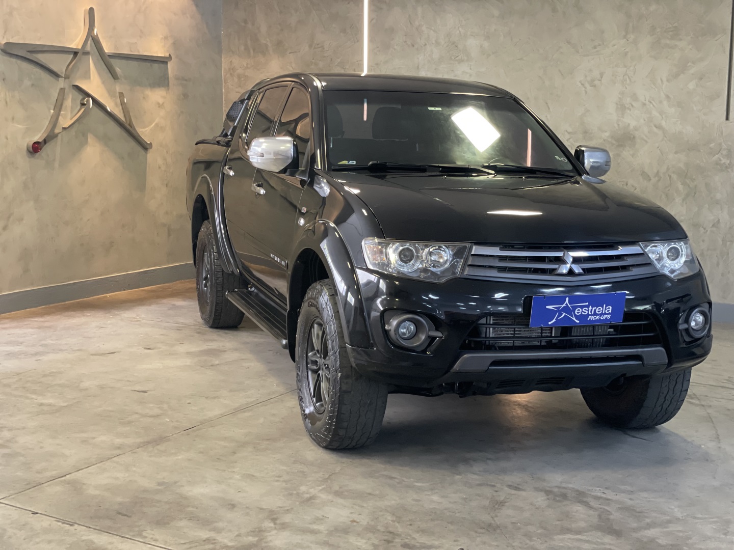 MITSUBISHI L200 TRITON