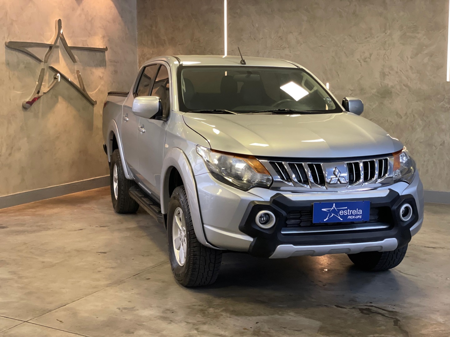MITSUBISHI L200 TRITON