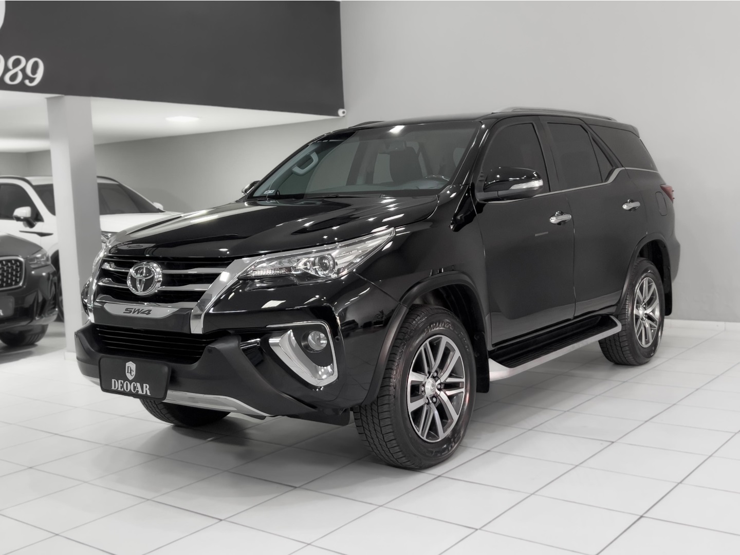 TOYOTA HILUX SW4 2.8 SRX 4X4 7 LUGARES 16V TURBO INTERCOOLER DIESEL 4P AUTOMÁTICO