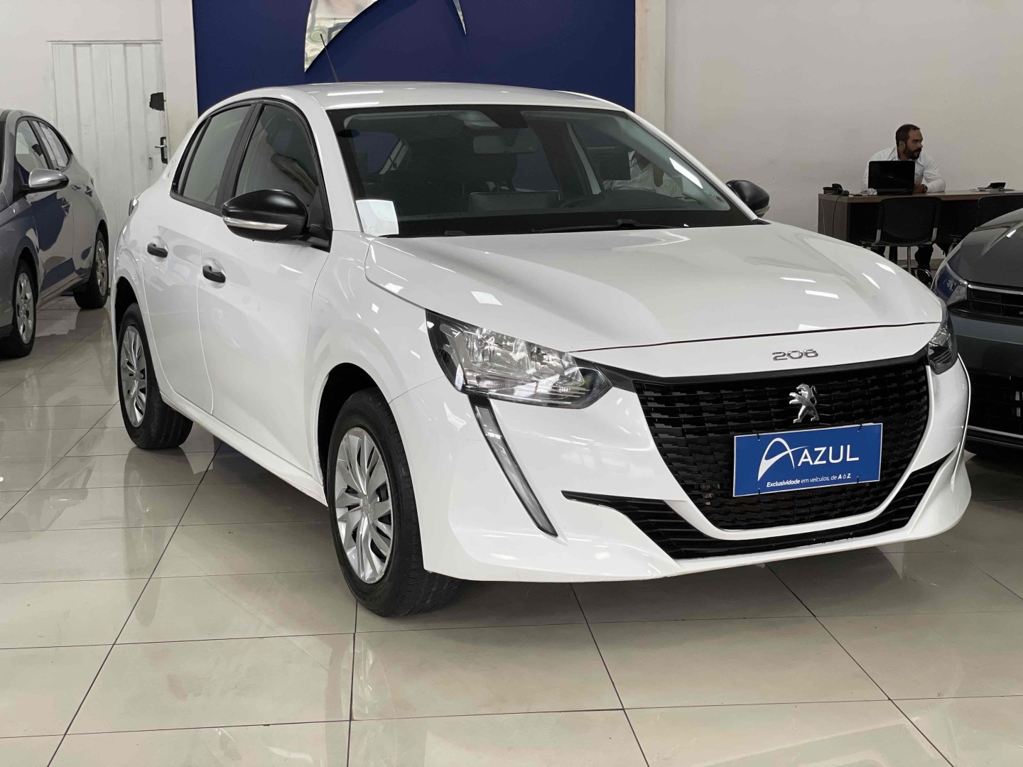 PEUGEOT 208