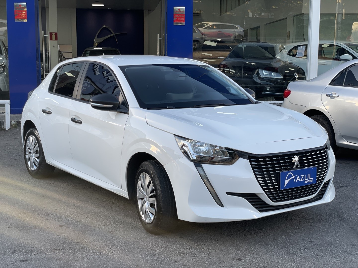 PEUGEOT 208