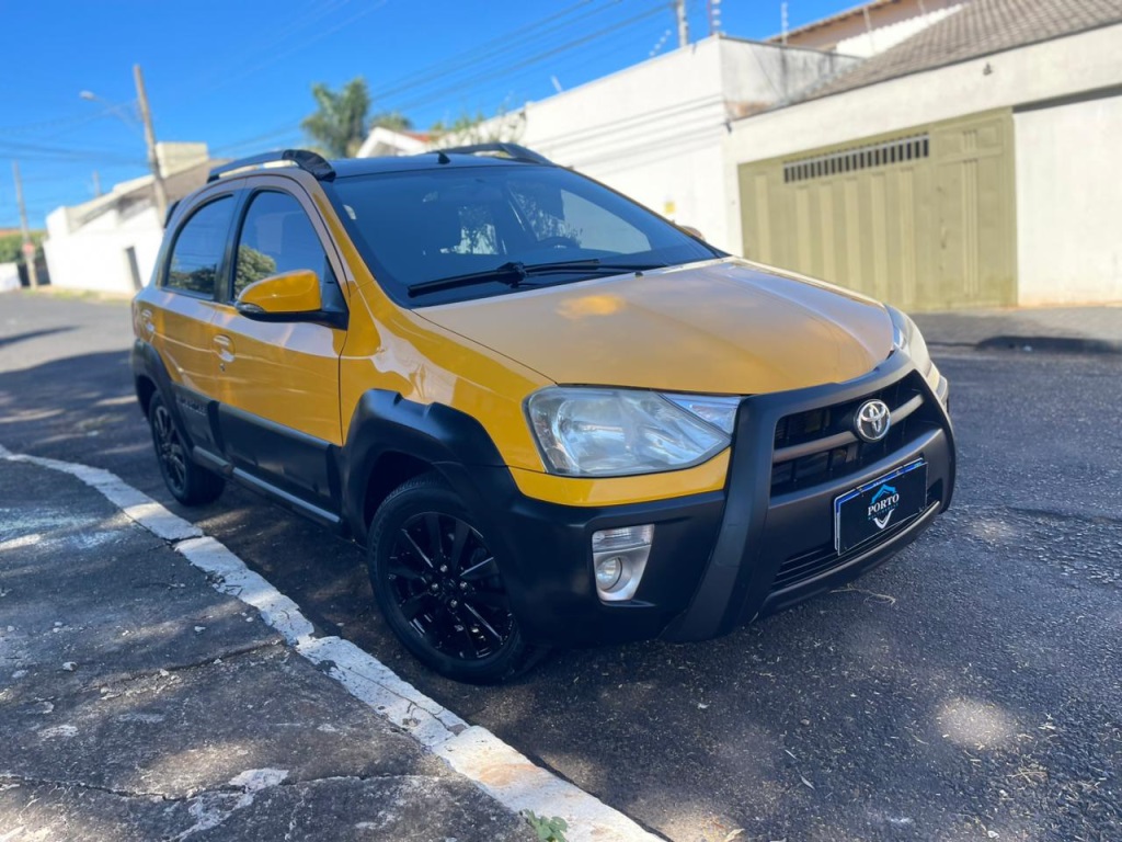 TOYOTA ETIOS CROSS
