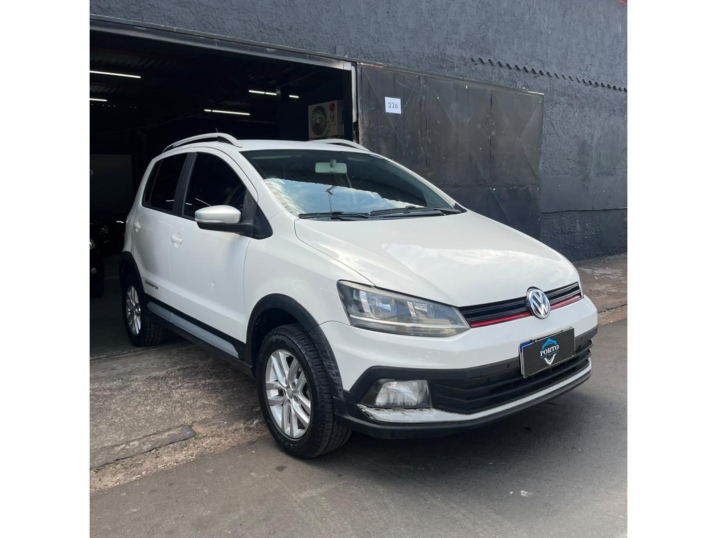 VOLKSWAGEN CROSSFOX