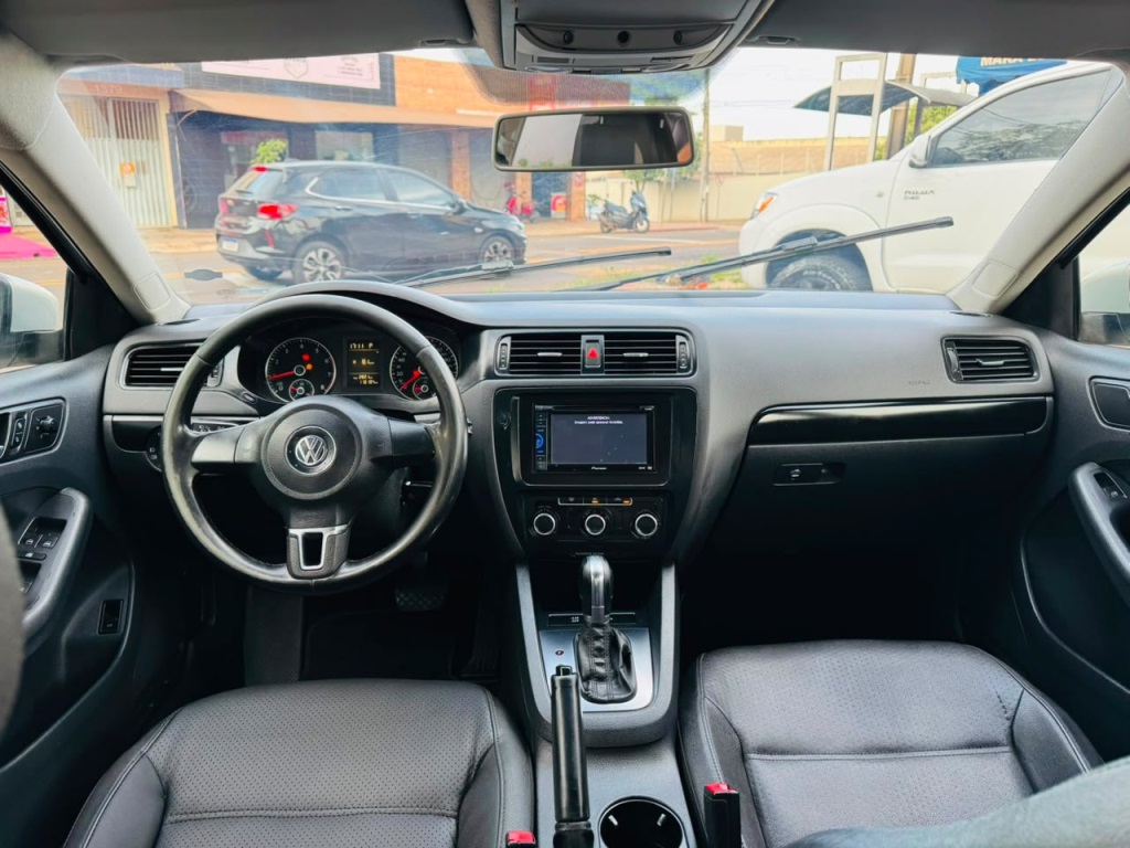 Volkswagen Jetta 2.0 Comfortline 120cv Flex 4P Tiptronic - foto 8