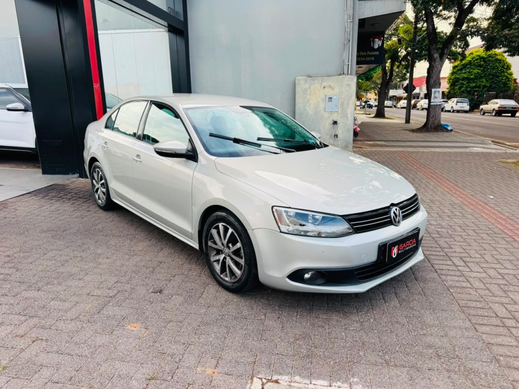 Volkswagen Jetta 2.0 Comfortline 120cv Flex 4P Tiptronic - foto 4