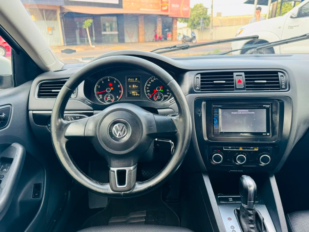 Volkswagen Jetta 2.0 Comfortline 120cv Flex 4P Tiptronic - foto 10