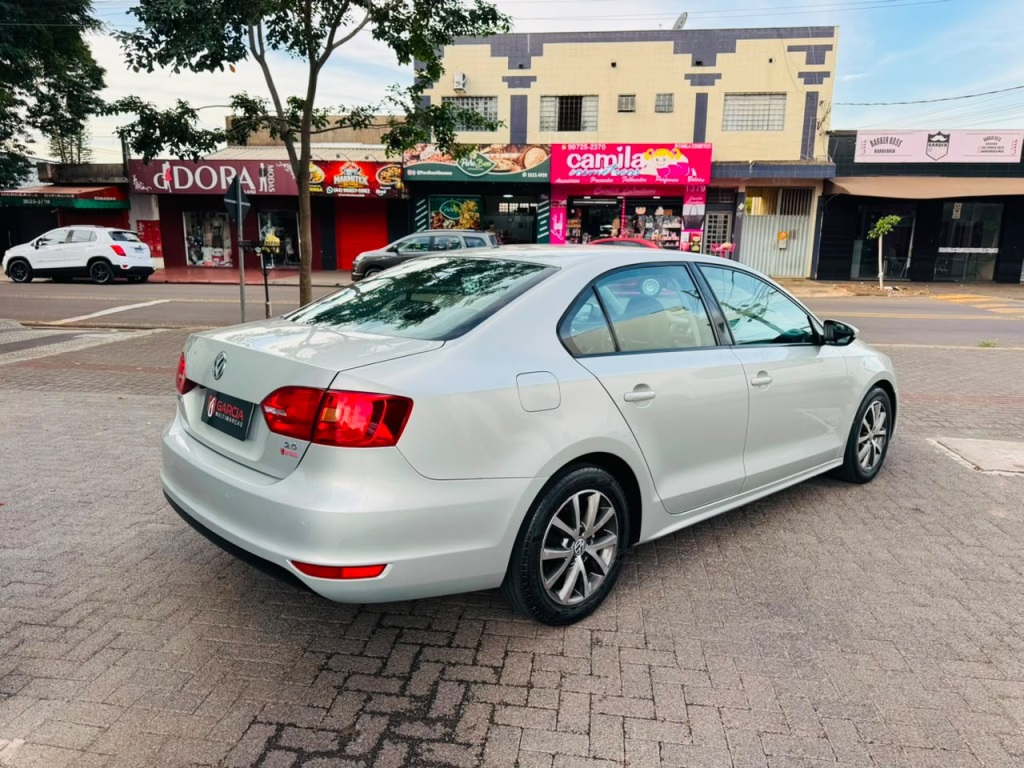 Volkswagen Jetta 2.0 Comfortline 120cv Flex 4P Tiptronic - foto 5