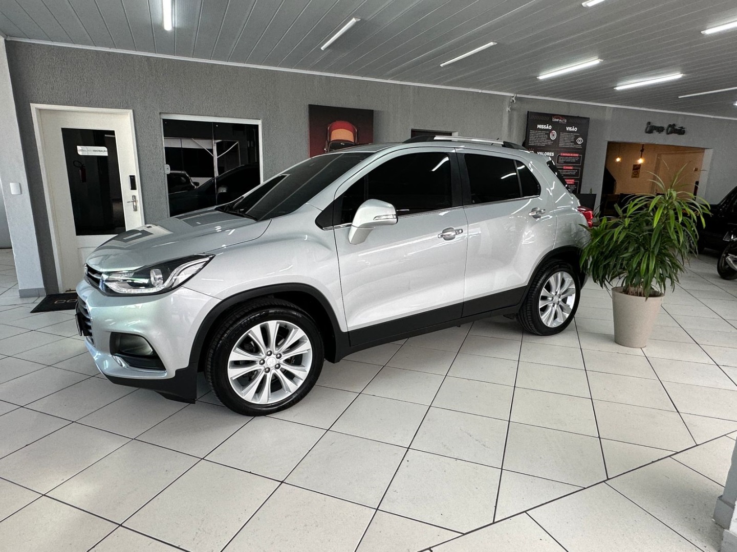 CHEVROLET TRACKER