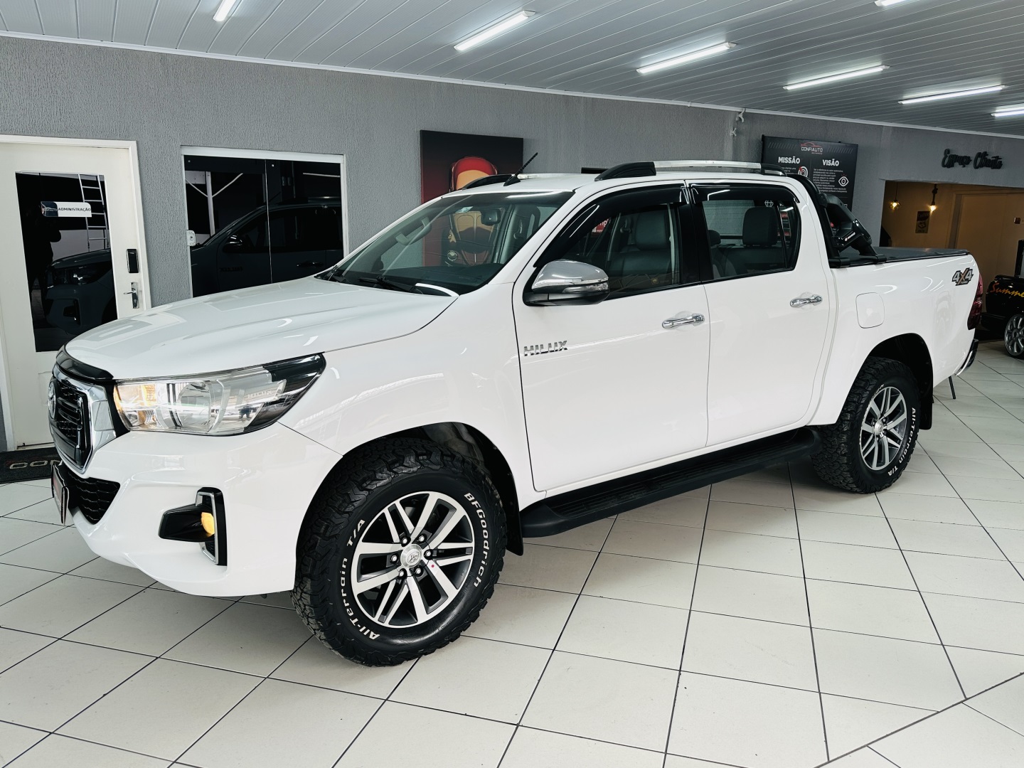 TOYOTA HILUX