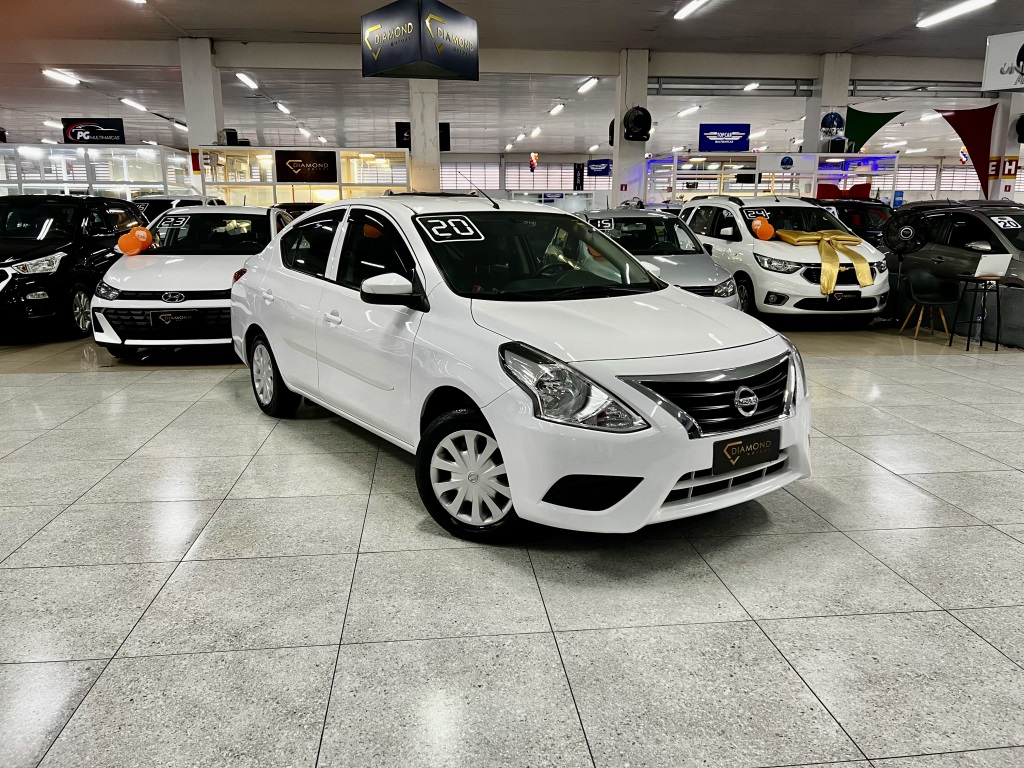 NISSAN VERSA