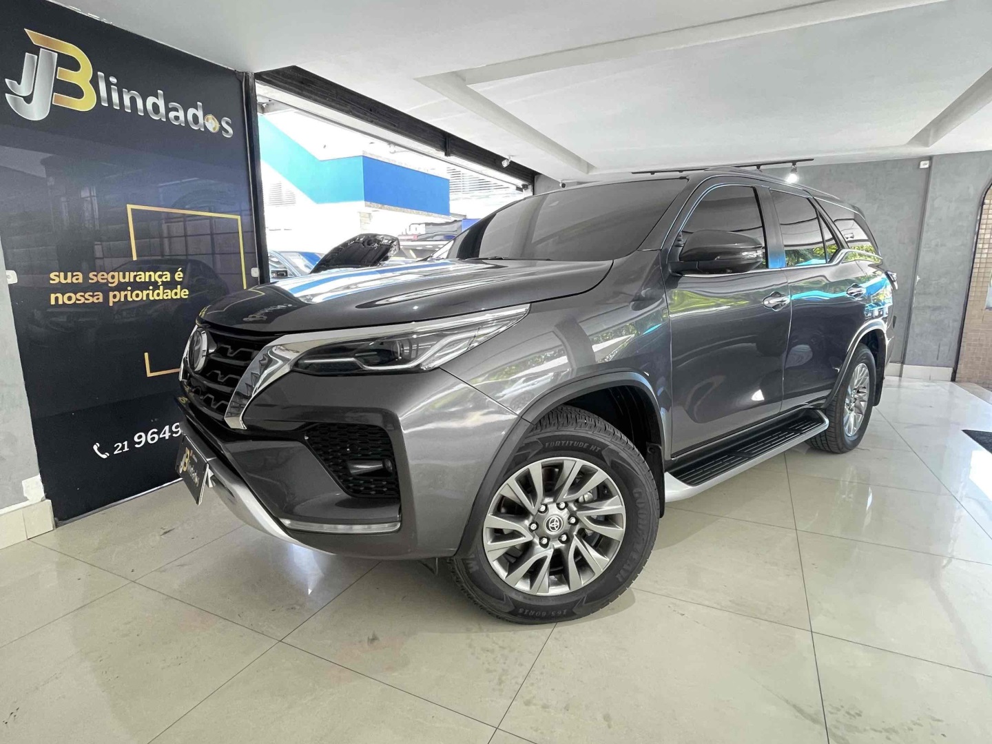 TOYOTA HILUX SW4 2.8 D-4D TURBO DIESEL SRX 7L 4X4 AUTOMÁTICO