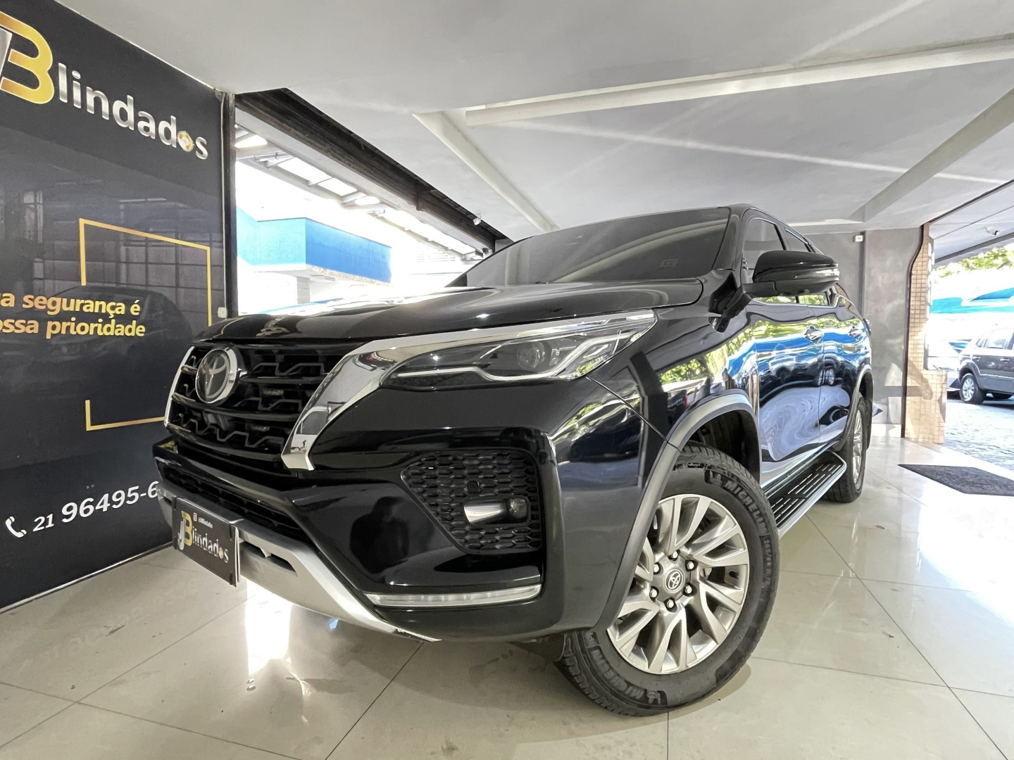 TOYOTA HILUX SW4 2.8 D-4D TURBO DIESEL SRX 4X4 AUTOMÁTICO