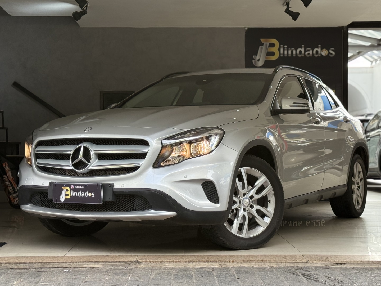 MERCEDES-BENZ GLA 200 1.6 CGI STYLE 16V TURBO FLEX 4P AUTOMÁTICO