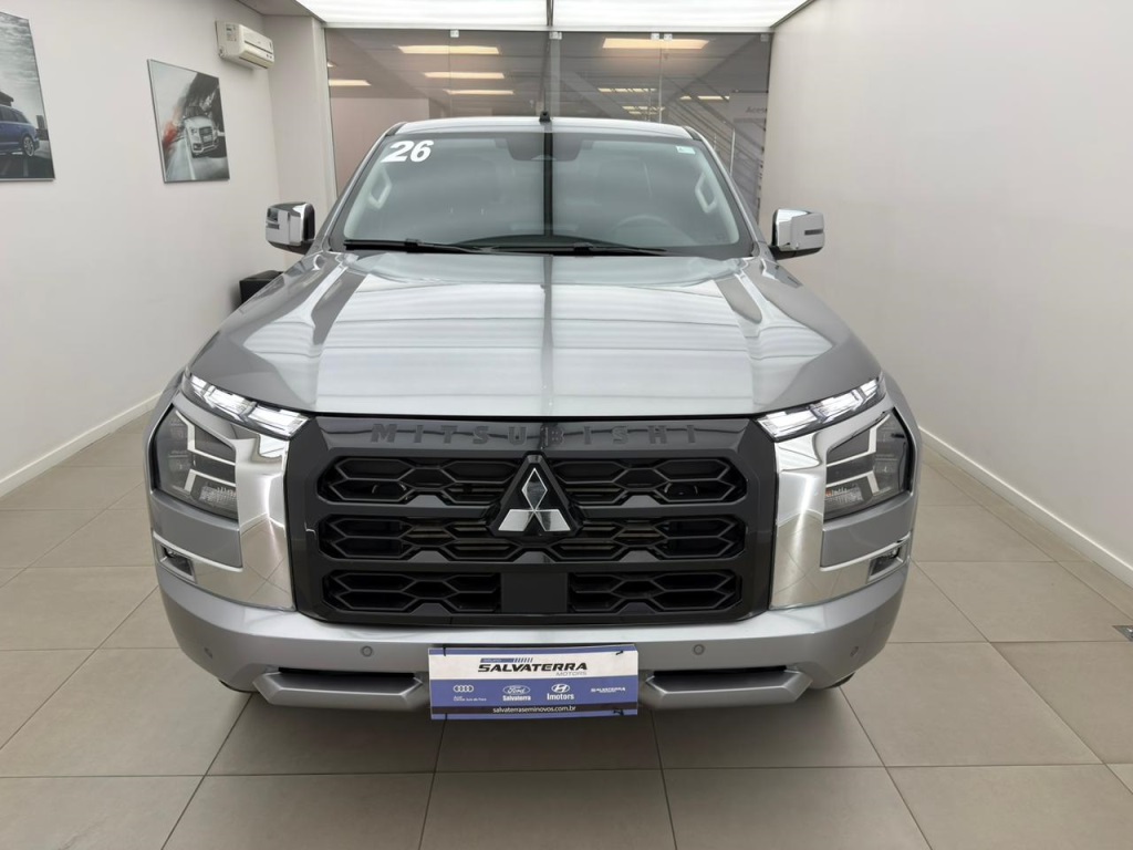 TRITON 2.4 BITURBO DIESEL CD HPE-S 4X4 AUTOMÁTICO1