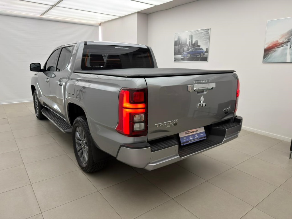 TRITON 2.4 BITURBO DIESEL CD HPE-S 4X4 AUTOMÁTICO4