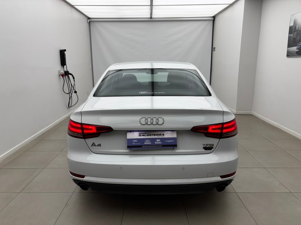 A4 2.0 TFSI ATTRACTION GASOLINA 4P S TRONIC7