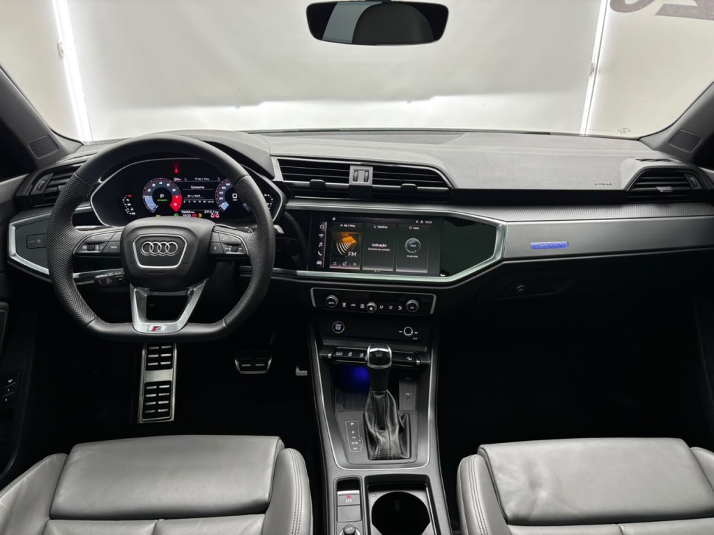Q3 2.0 40 TFSI GASOLINA PERFORMANCE BLACK PLUS QUATTRO TIPTRONIC4