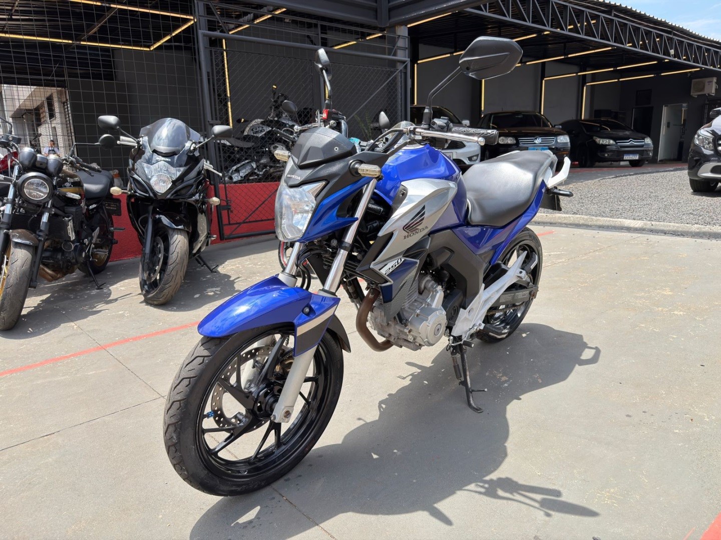 HONDA CB 250 TWISTER