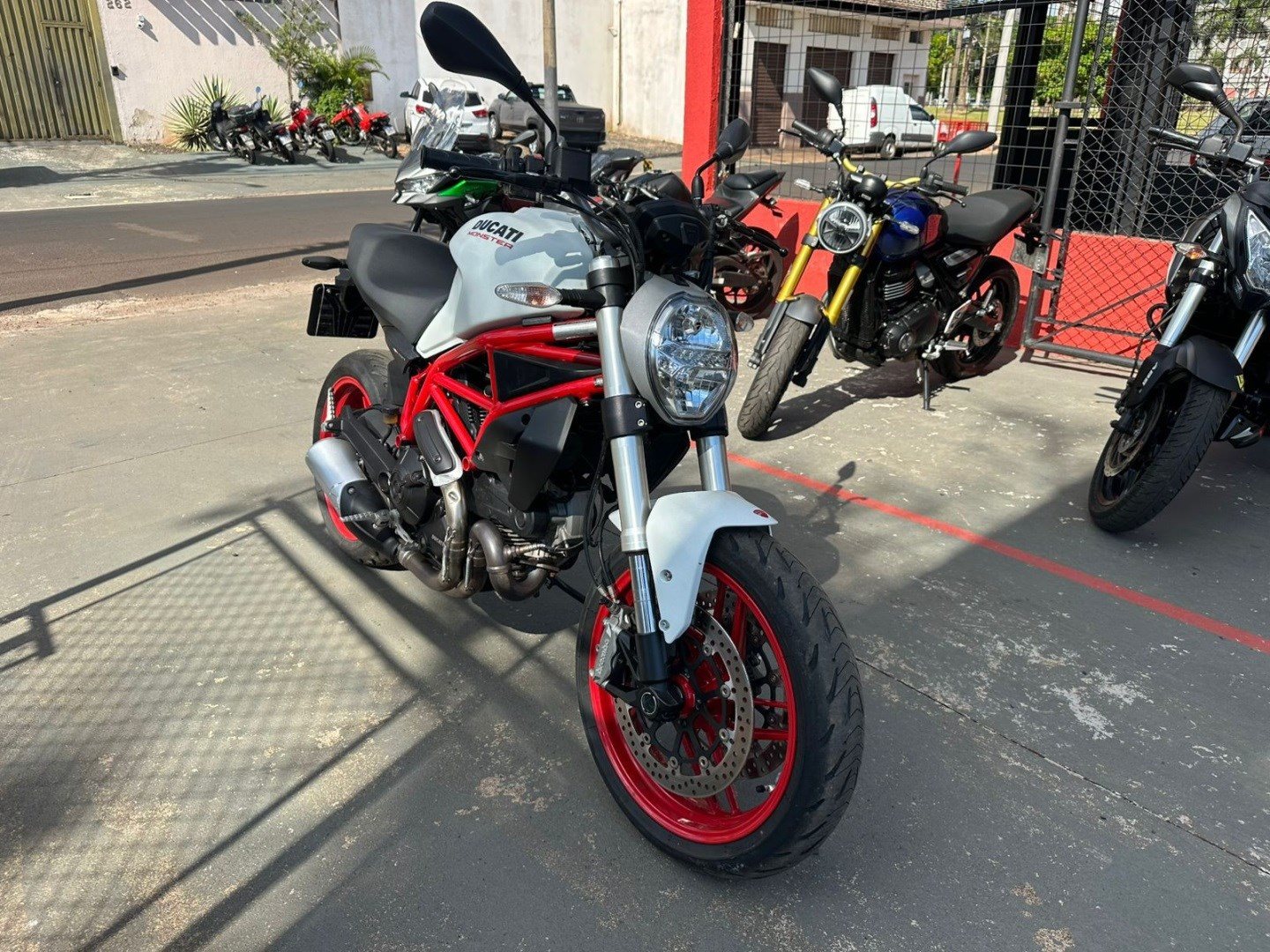 DUCATI MONSTER 797