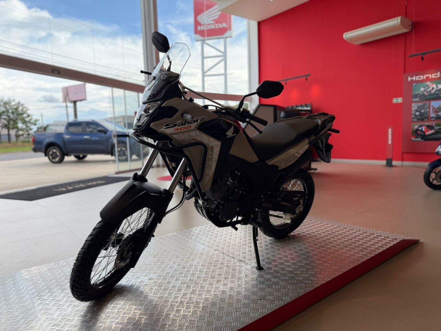 HONDA XRE 300 SAHARA ADVENTURE