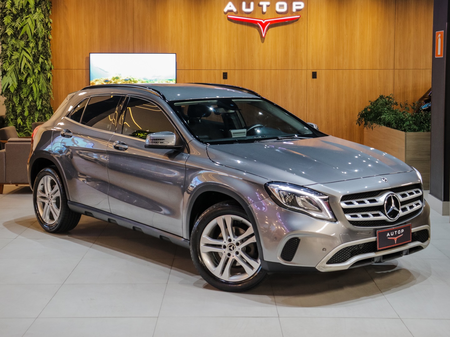 MERCEDES-BENZ GLA 200 1.6 CGI FLEX ADVANCE 7G-DCT