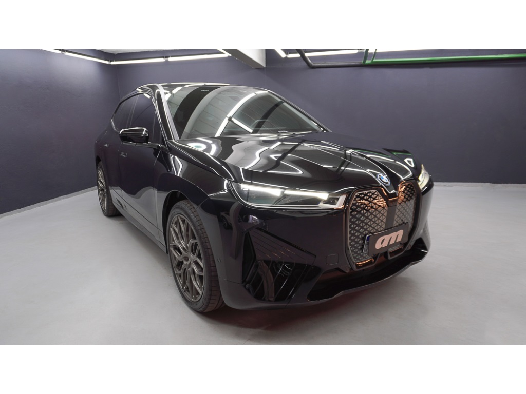 BMW iX