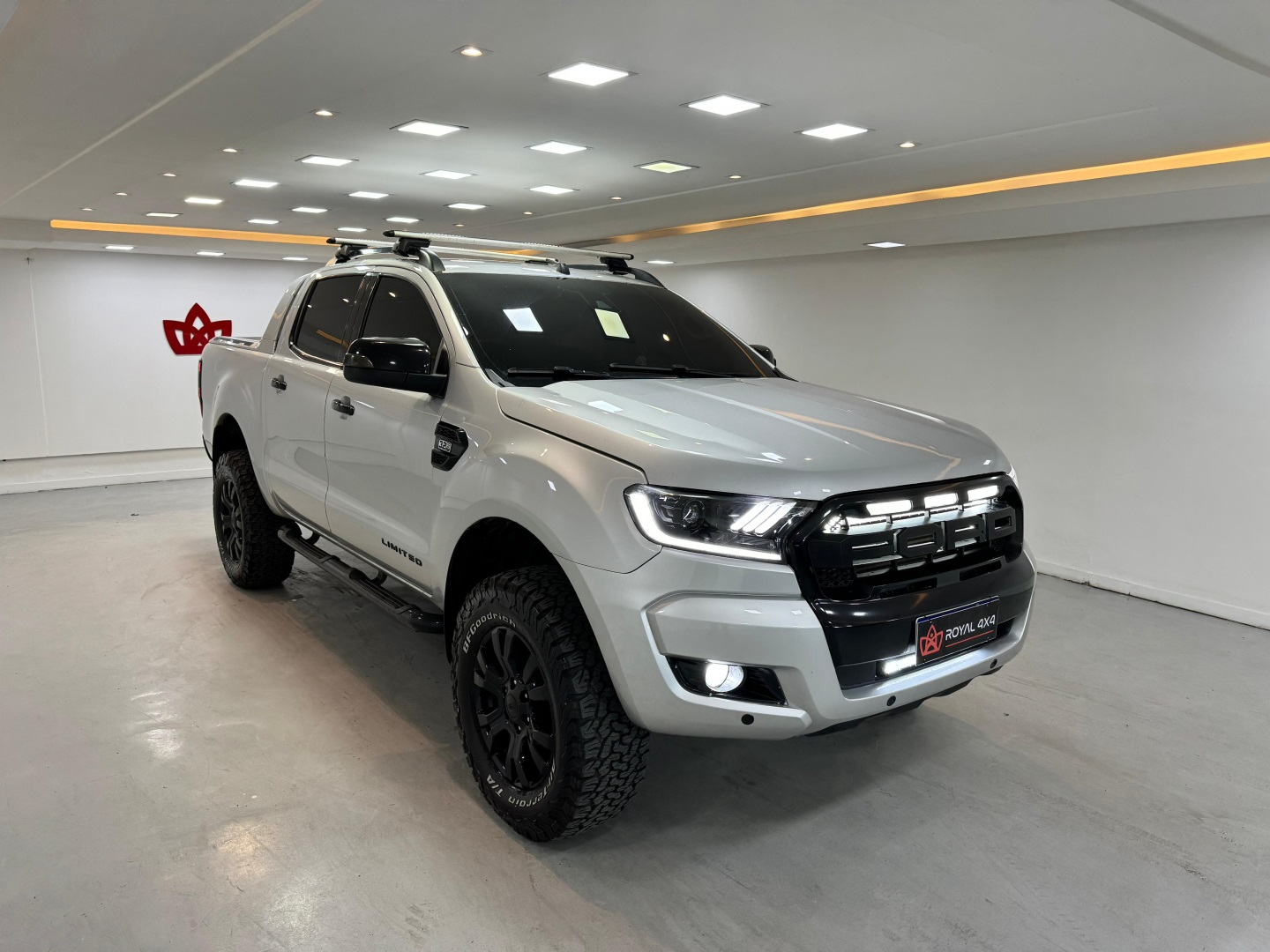 Royal 4x4 Autos : FORD RANGER 2017 - 3.2 LIMITED 4X4 CD 20V DIESEL 4P ...