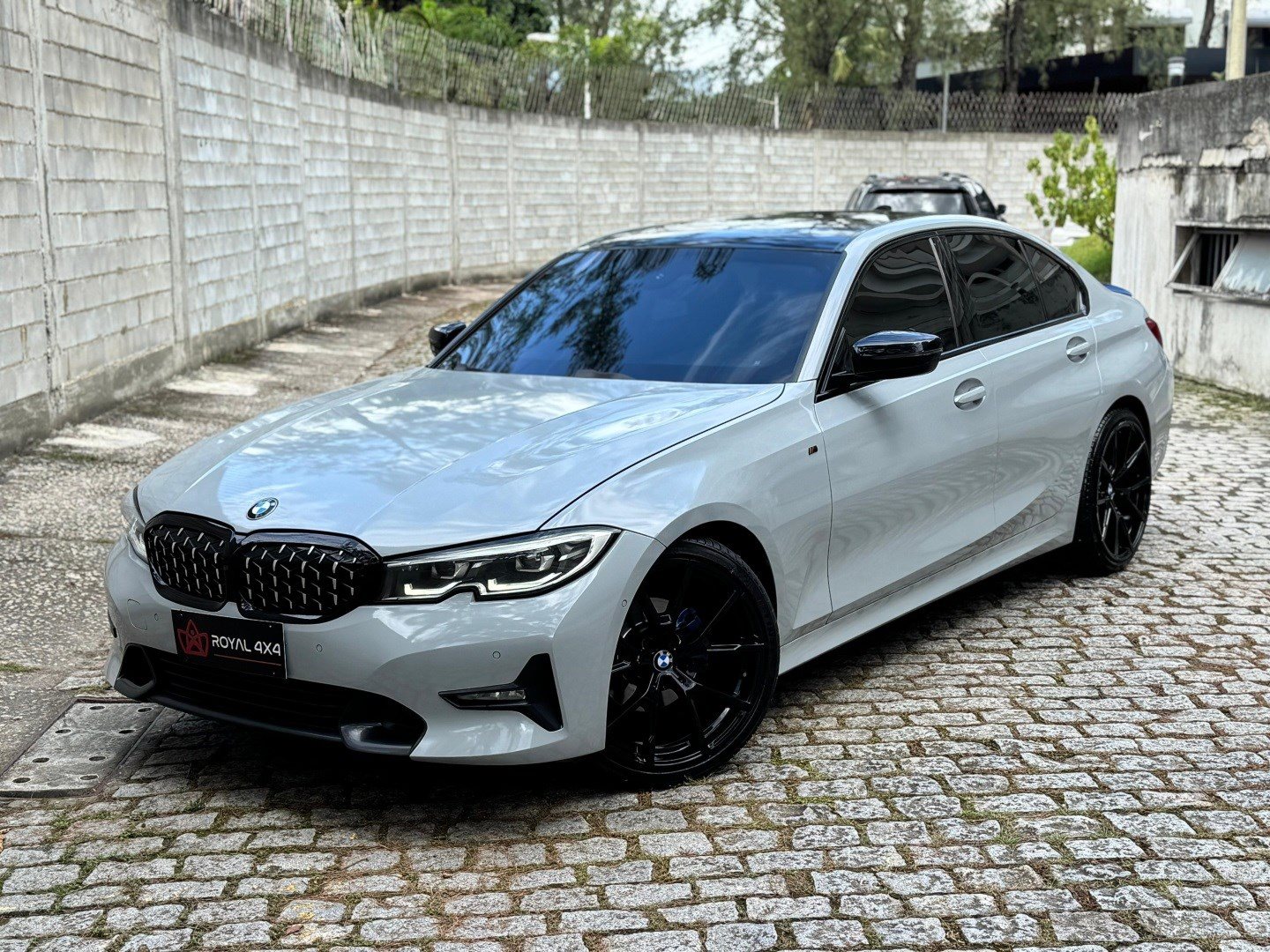 BMW 320i
