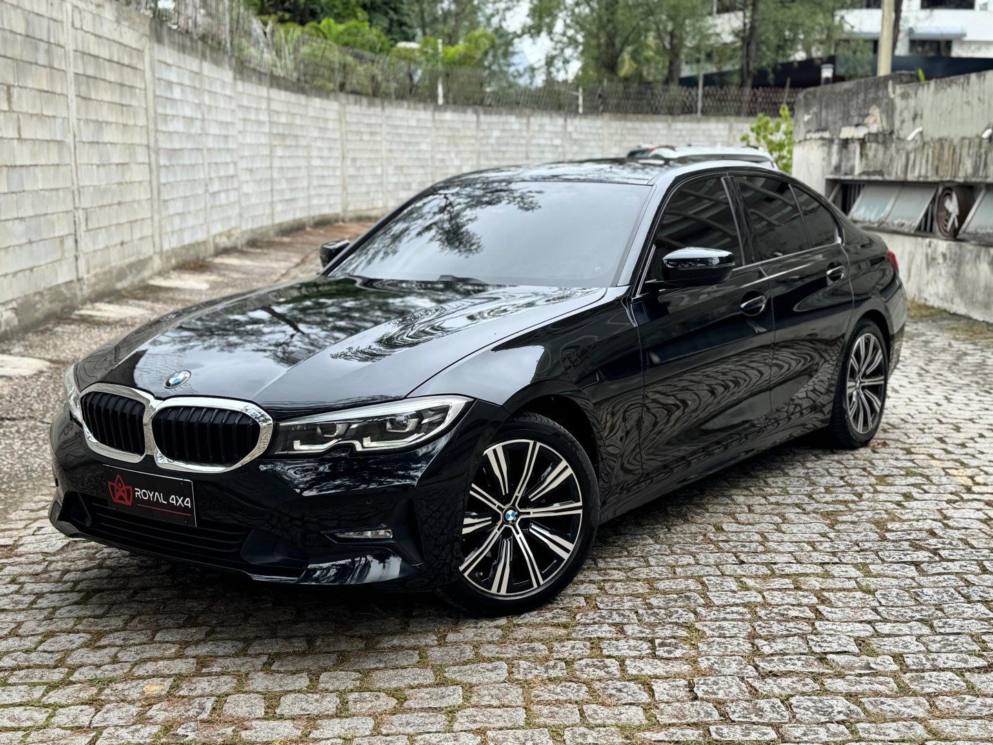 BMW 320i