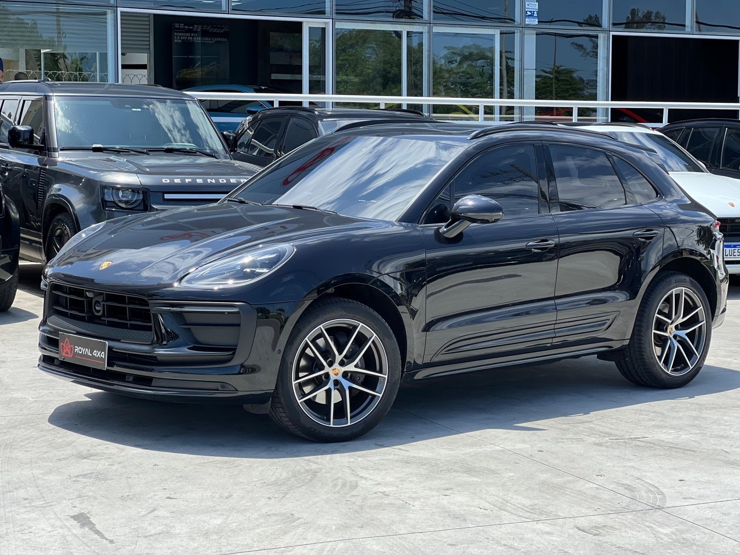 PORSCHE MACAN