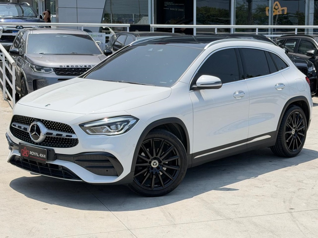 MERCEDES-BENZ GLA 200