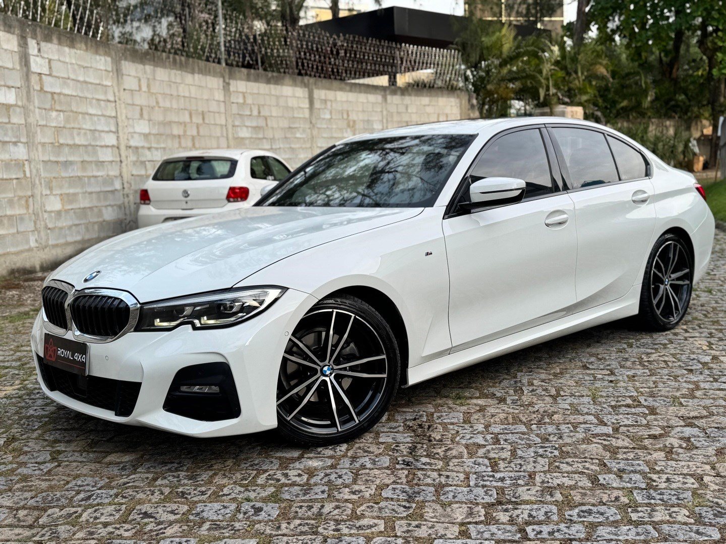 BMW 320i