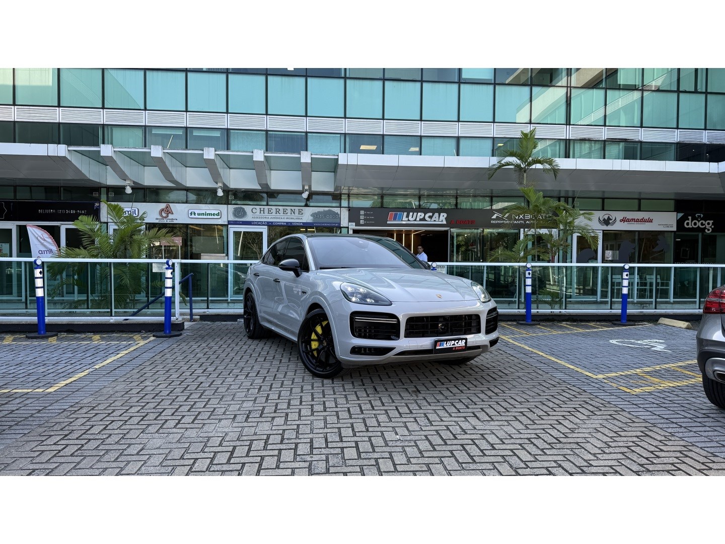 PORSCHE CAYENNE 4.0 V8 TURBO S E-HYBRID COUPÉ  AWD TIPTRONIC S