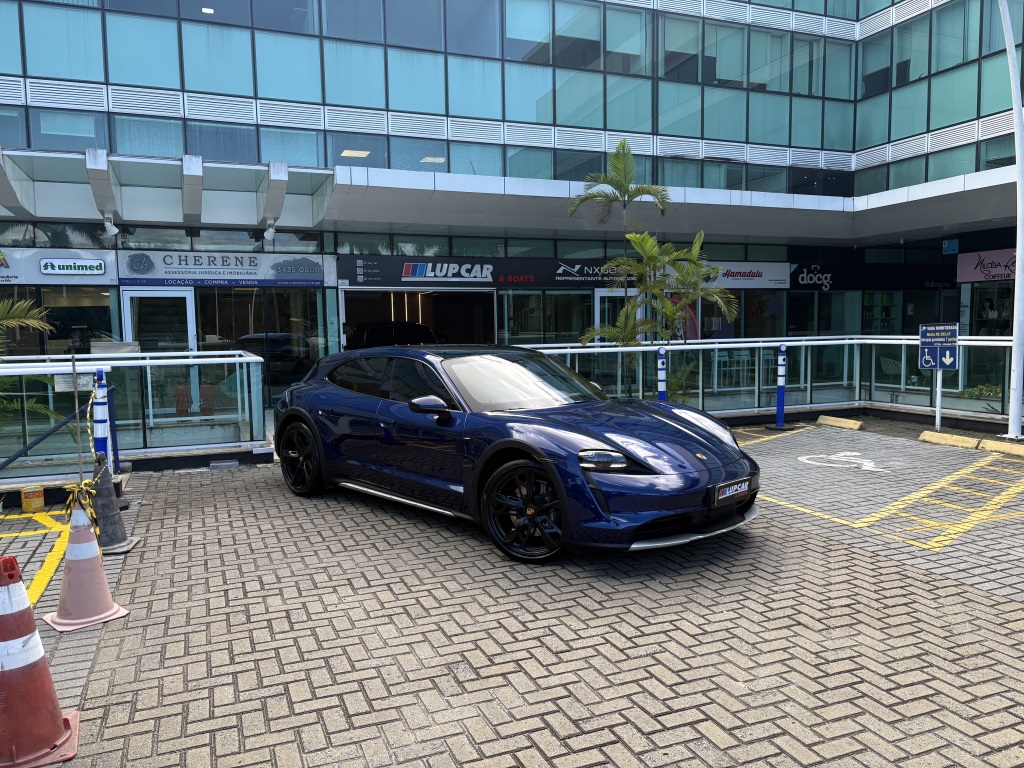 PORSCHE TAYCAN 4 CROSS TURISMO ELÉTRICO