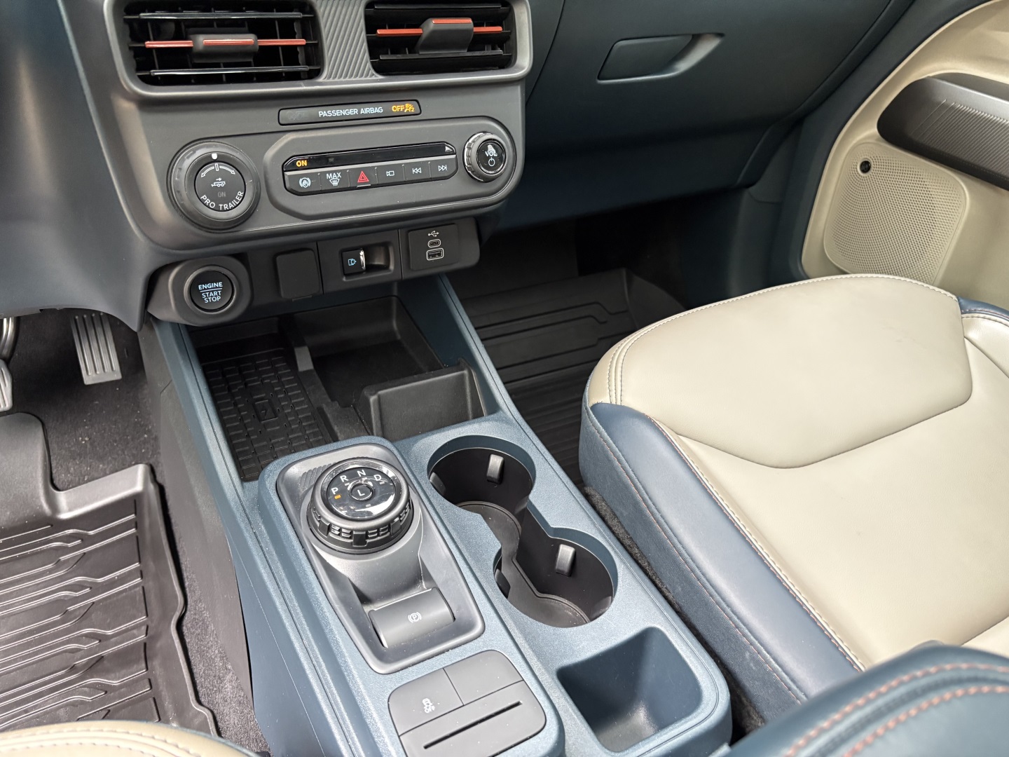FORD MAVERICK 2.5 HYBRID LARIAT e-CVT — foto 9