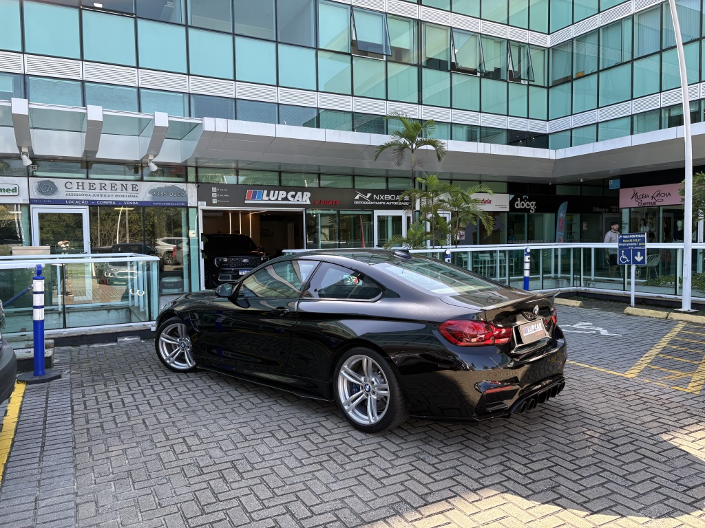 BMW M4 3.0 COUPÉ I6 24V GASOLINA 2P AUTOMÁTICO — foto 2