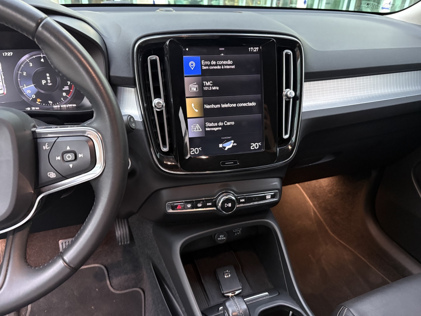 VOLVO XC40 2.0 T4 GASOLINA MOMENTUM GEARTRONIC — foto 9