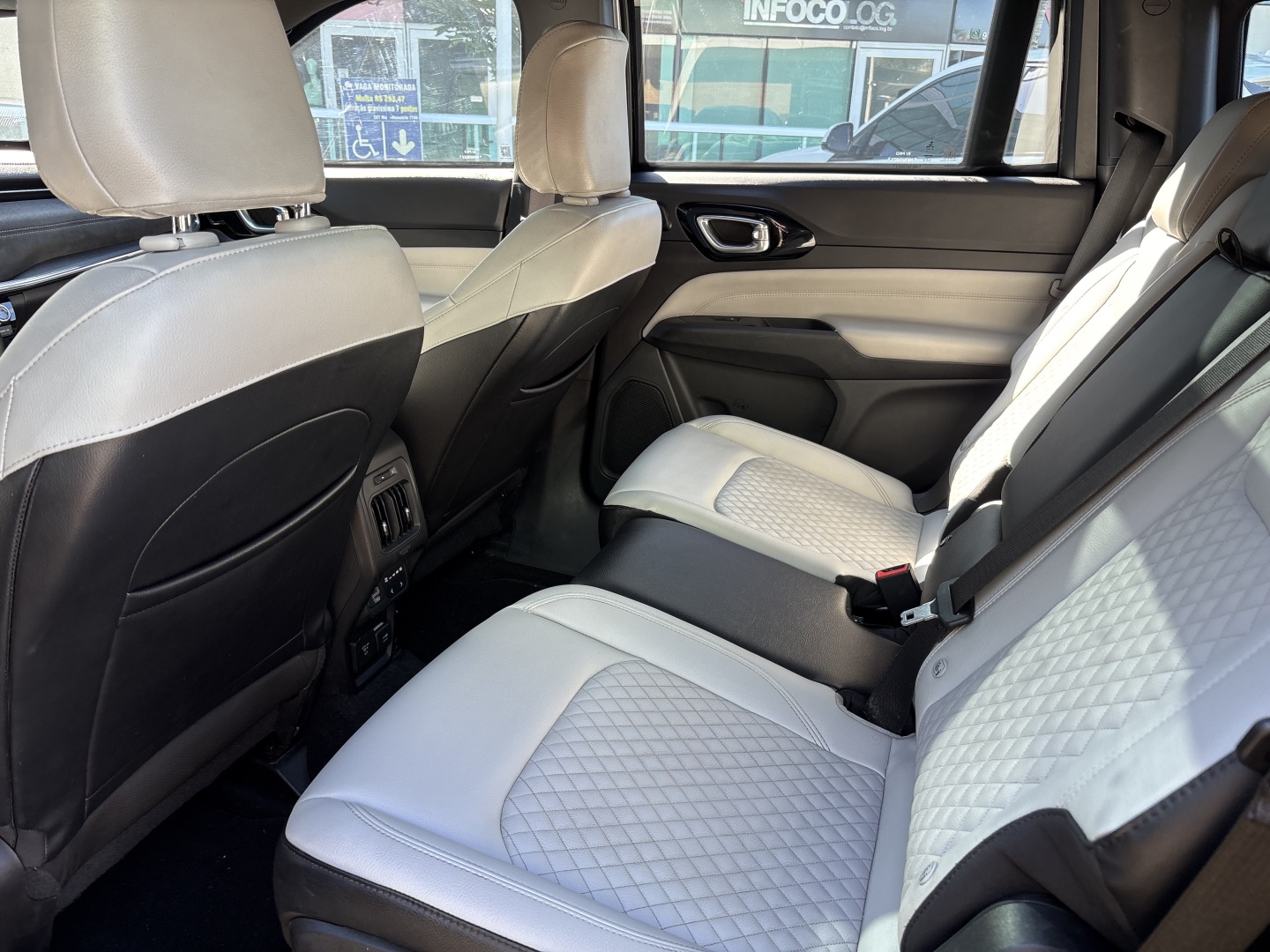 JEEP COMMANDER 2.0 TD380 TURBO DIESEL OVERLAND AT9 — foto 12