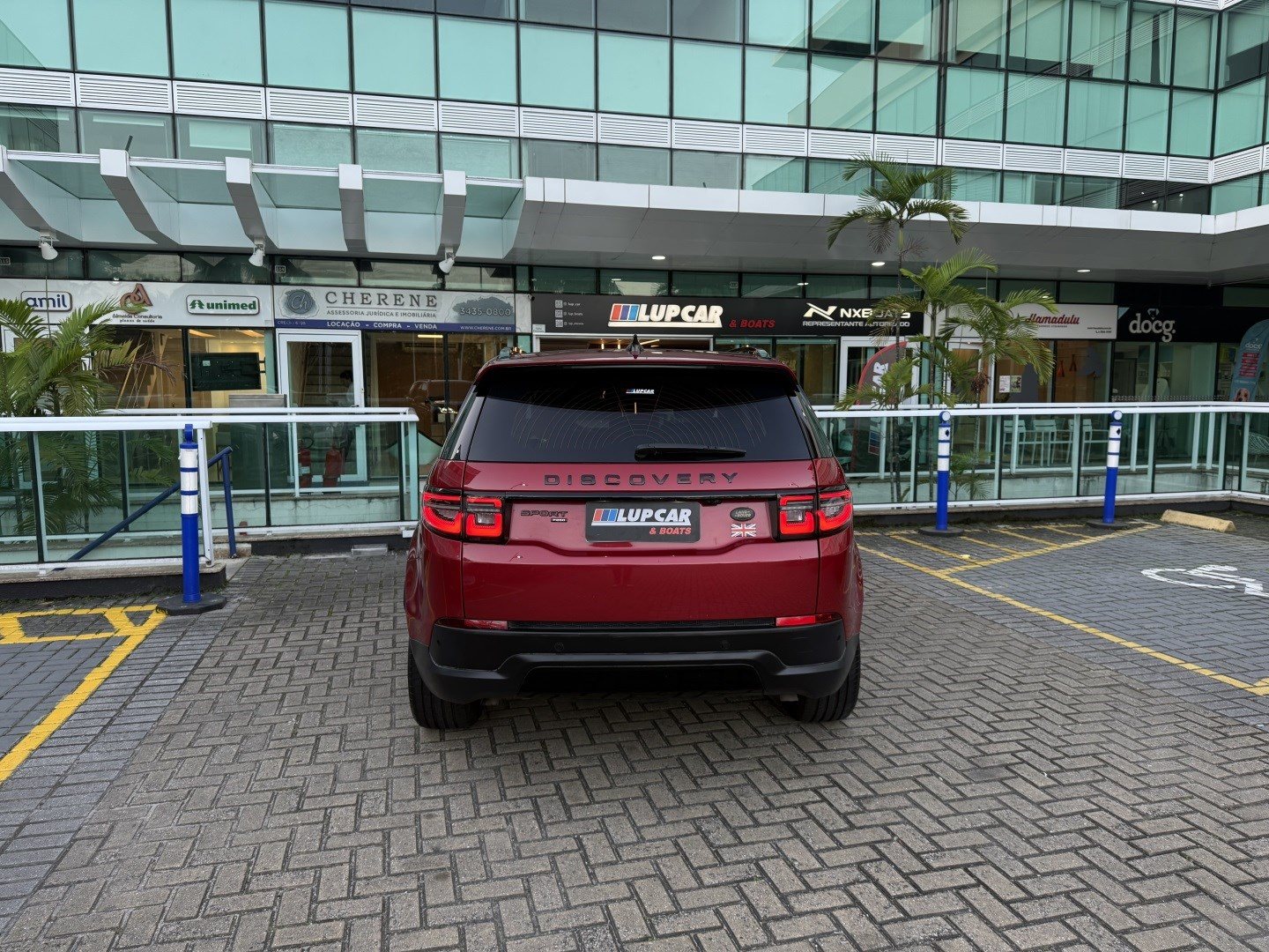LAND ROVER DISCOVERY SPORT 2.0 P250 TURBO FLEX R-DYNAMIC SE AUTOMÁTICO — foto 4