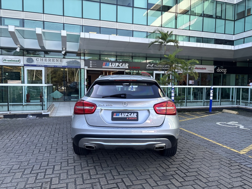 MERCEDES-BENZ GLA 250 2.0 16V TURBO GASOLINA VISION 4P AUTOMÁTICO — foto 4