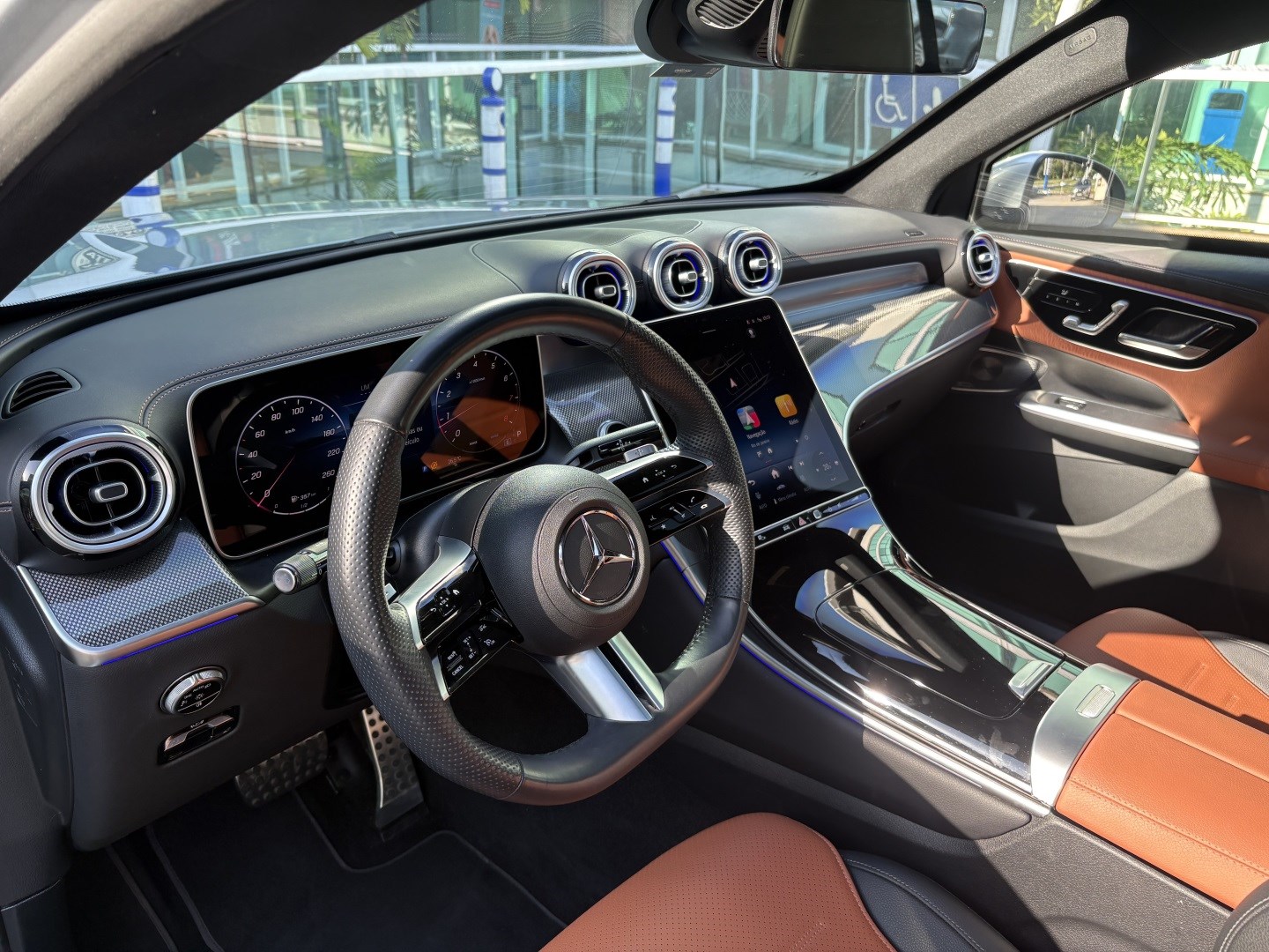MERCEDES-BENZ GLC 300 2.0 MHEV AMG LINE COUPÉ 4MATIC 9G-TRONIC — foto 6
