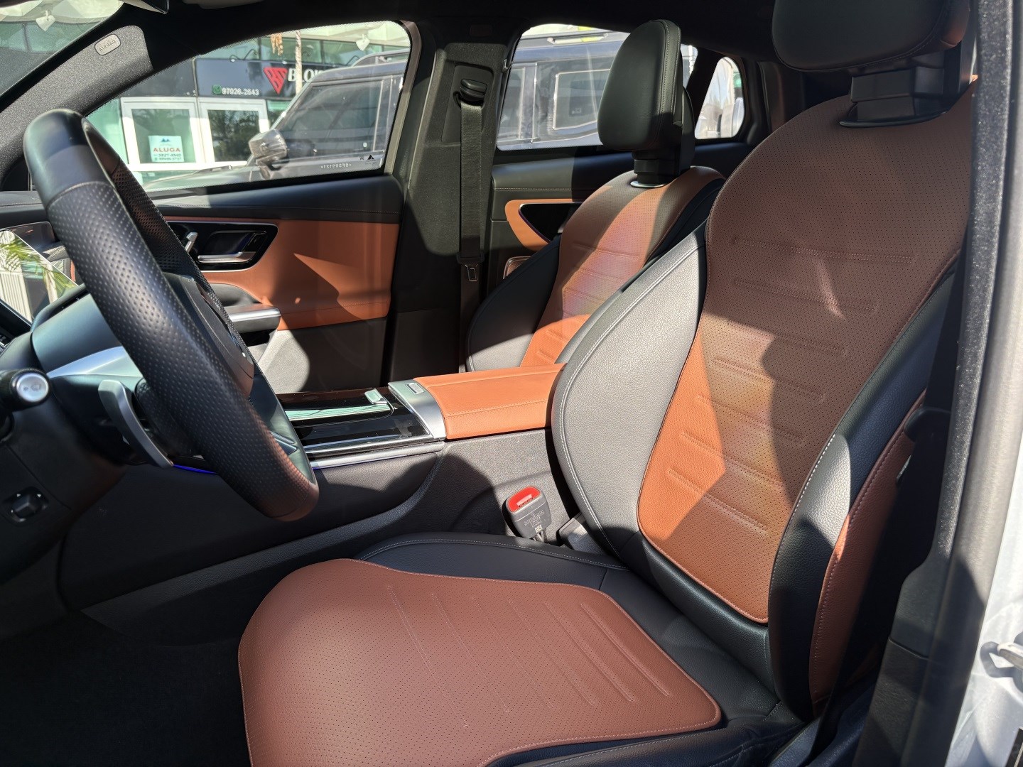 MERCEDES-BENZ GLC 300 2.0 MHEV AMG LINE COUPÉ 4MATIC 9G-TRONIC — foto 11