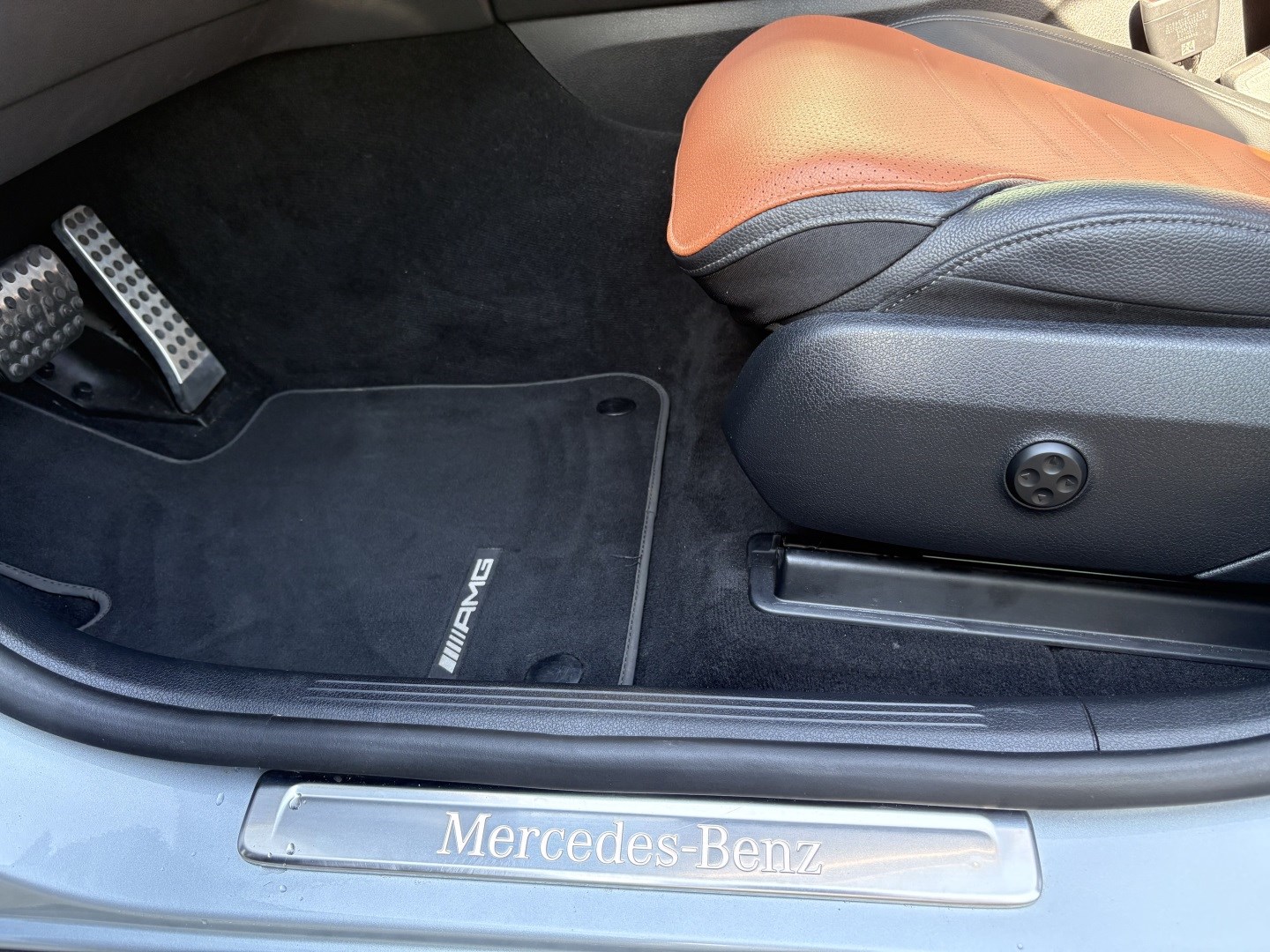 MERCEDES-BENZ GLC 300 2.0 MHEV AMG LINE COUPÉ 4MATIC 9G-TRONIC — foto 14