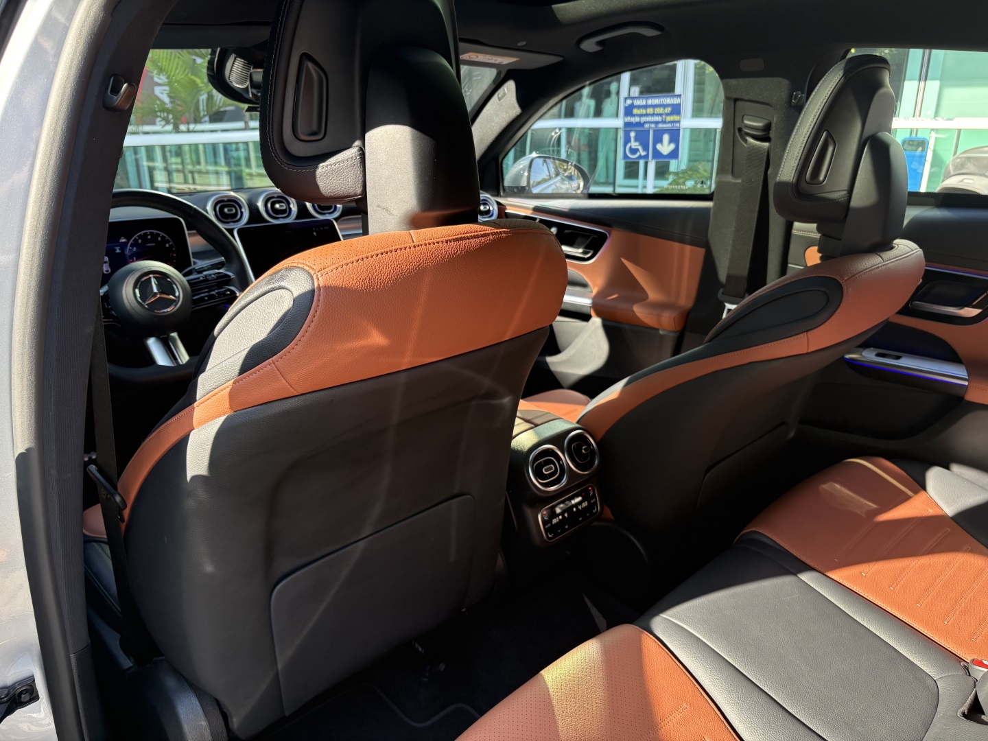 MERCEDES-BENZ GLC 300 2.0 MHEV AMG LINE COUPÉ 4MATIC 9G-TRONIC — foto 15
