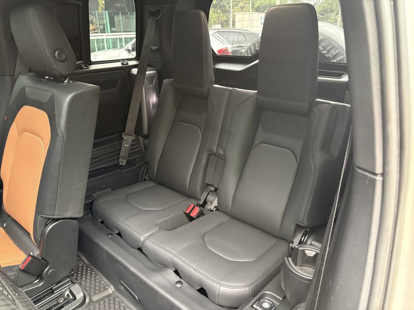 LAND ROVER DEFENDER 3.0 D300 TURBO DIESEL MHEV 110 X-DYNAMIC HSE AWD AUTOMÁTICO — foto 16